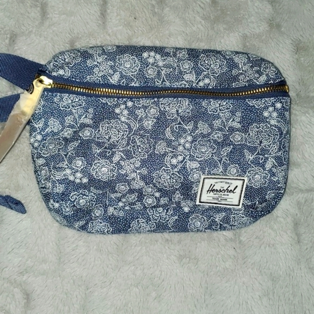 NWT Herschel Supply Co. The Fifteen Hip Sack - Picture 2 of 12